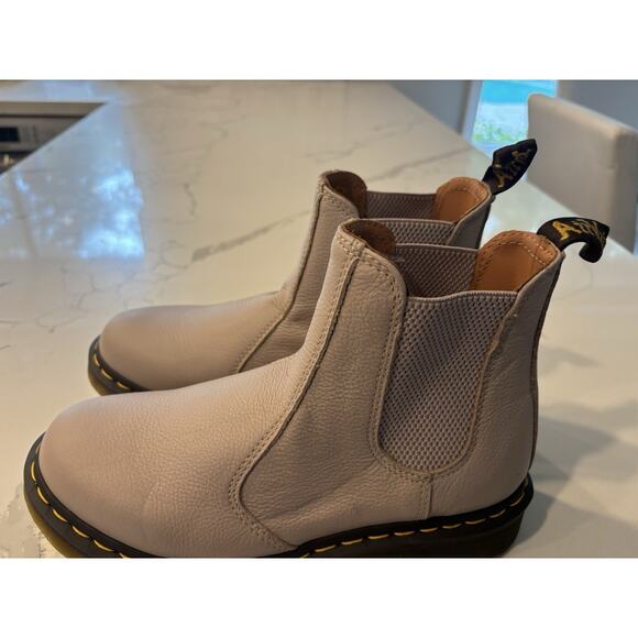 Dr. Martens Womens  Virginia Leather Chelsea Boots in Vintage Taupe Size 9 - Picture 5 of 5